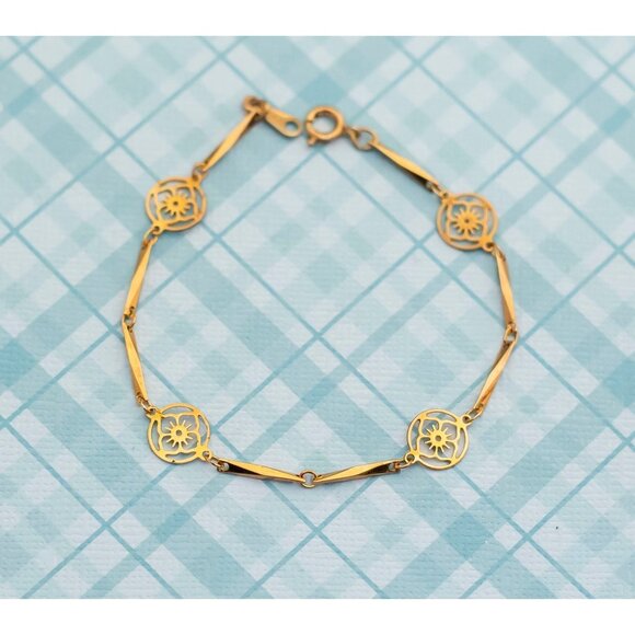 Vintage Medieval Golden Flowers Bracelet - 6 3/4 inch, by Avon - L22 - Picture 1 of 3